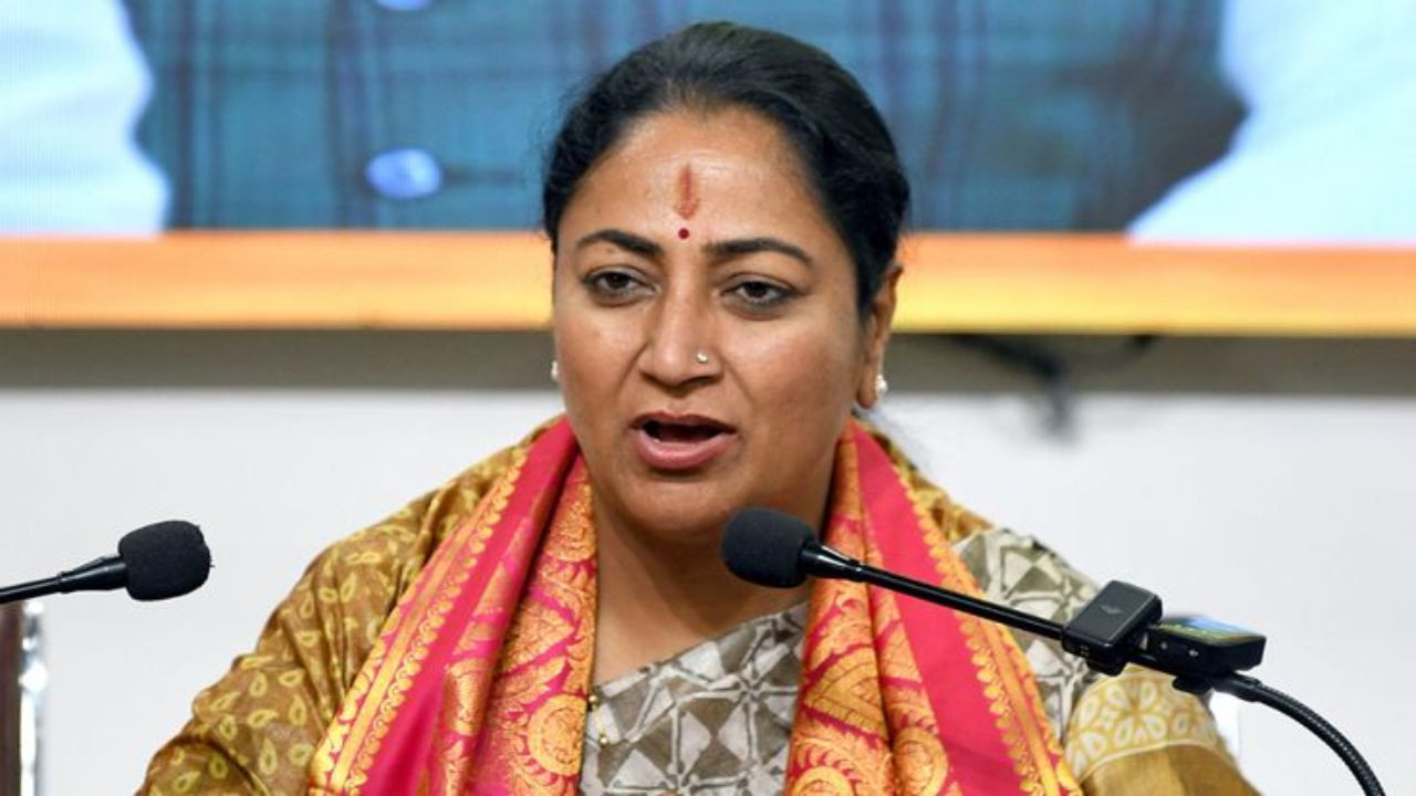 CM Rekha Gupta: सीएम रेखा गुप्ता को 'जेड-प्लस' श्रेणी की सुरक्षा मिलती है. हालांकि,...