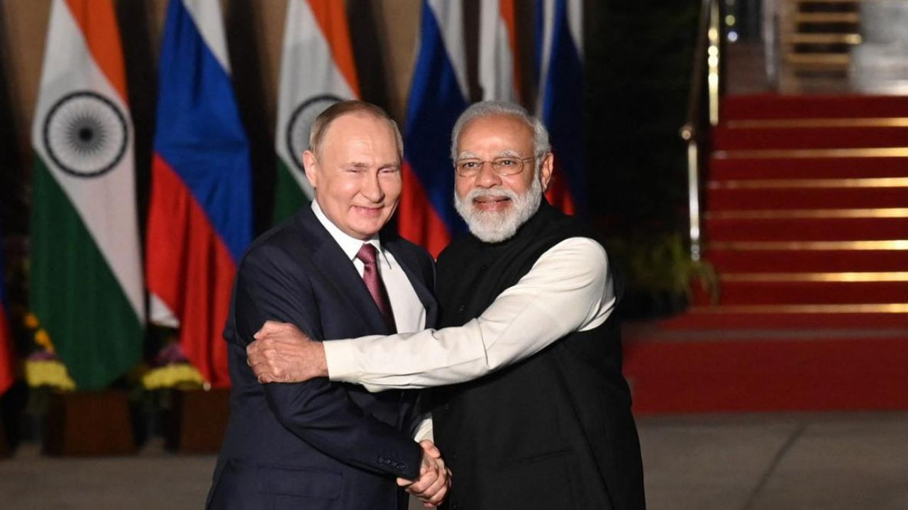 पीएम मोदी ने अलास्का में अमेरिकी राष्ट्रपति डोनाल्ड ट्रंप के साथ हुई...