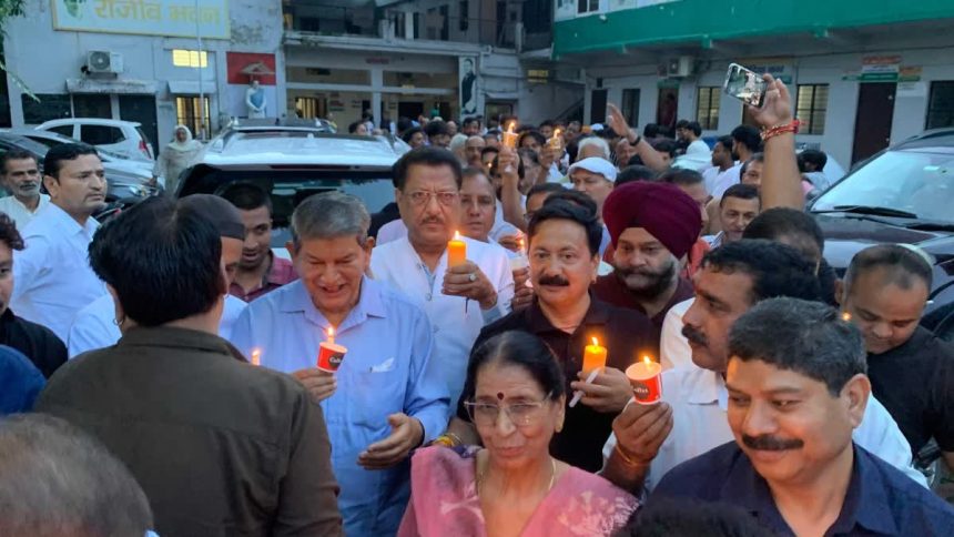 कांग्रेस ने ‘वोट चोर गद्दी छोड़’ नारे के साथ निकाला कैंडल मार्च, बीजेपी पर जमकर साधा निशाना 