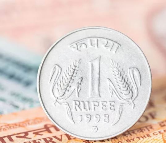 छोड़िए सभी की बातें और सुझाव, एक बार आजमा लें 4 में से 1 रुपए का कोई 1 भी उपाय, यह टिप्स बदल देगा जिंदगी