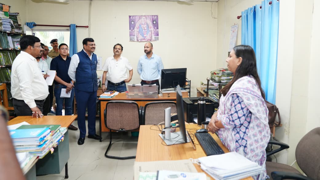 मुख्य सचिव ने किया सचिवालय परिसर की व्यवस्थाओं का निरीक्षण, फाइलों की weeding प्रक्रिया एक माह में पूरी करने के निर्देश दिये
