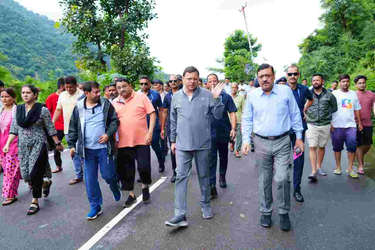 देहरादून: भारी बारिश में 10 की मौत, 8 अभी भी लापता; CM धामी ने किया आपदाग्रस्त क्षेत्रों का दौरा