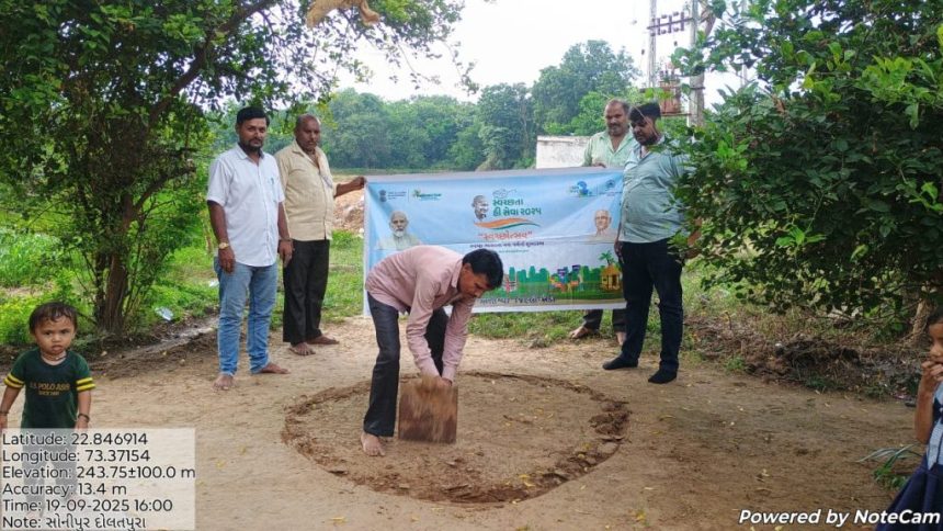 આજે સમગ્ર રાજ્યમાં ગ્રામ્ય કક્ષાએ સ્વચ્છતા જાગૃતિ માટે સેલ્ફી સ્ટેશનો...