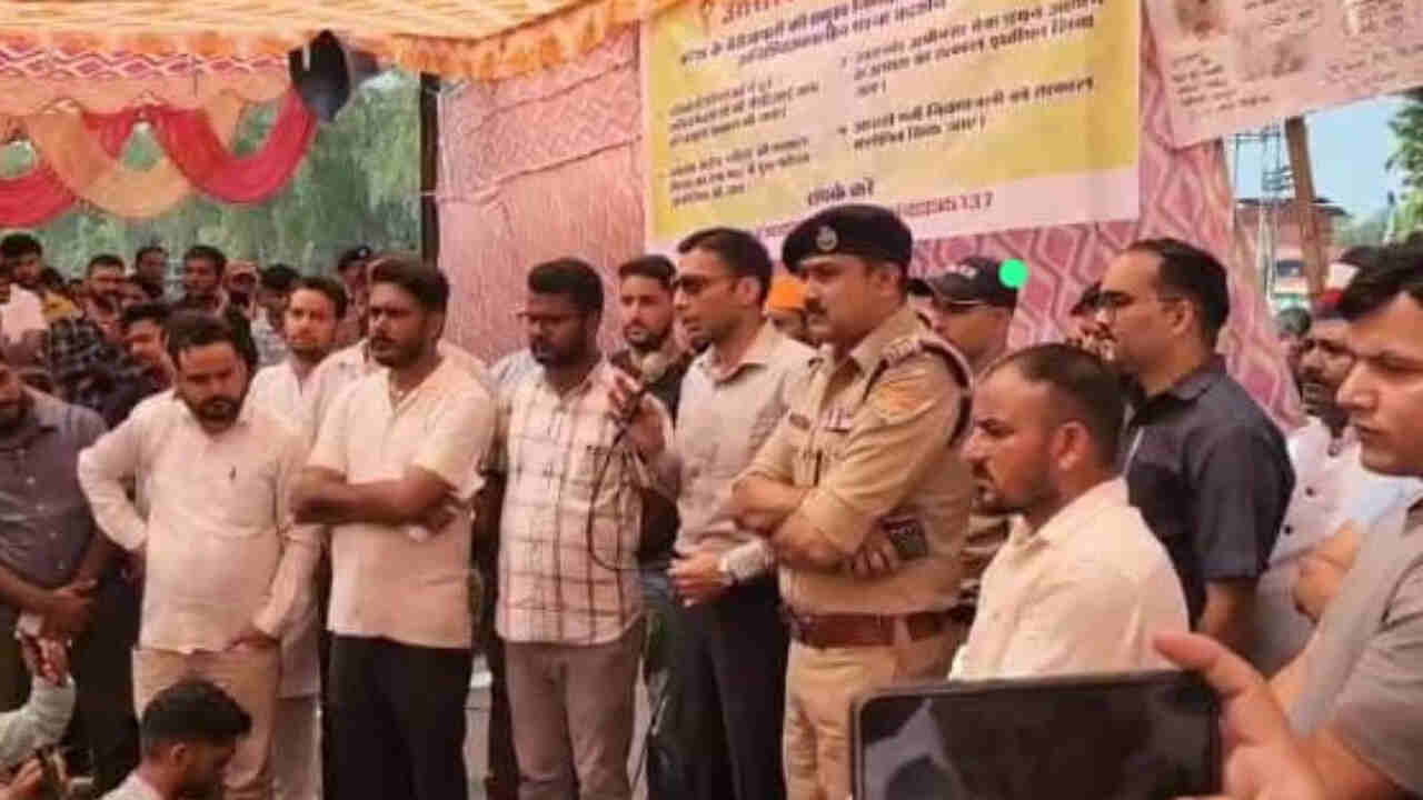UKSSSC पेपर लीक केस: प्रदर्शनकारियों ने ठुकराया देहरादून प्रशासन का प्रस्ताव, जारी रखेंगे आंदोलन