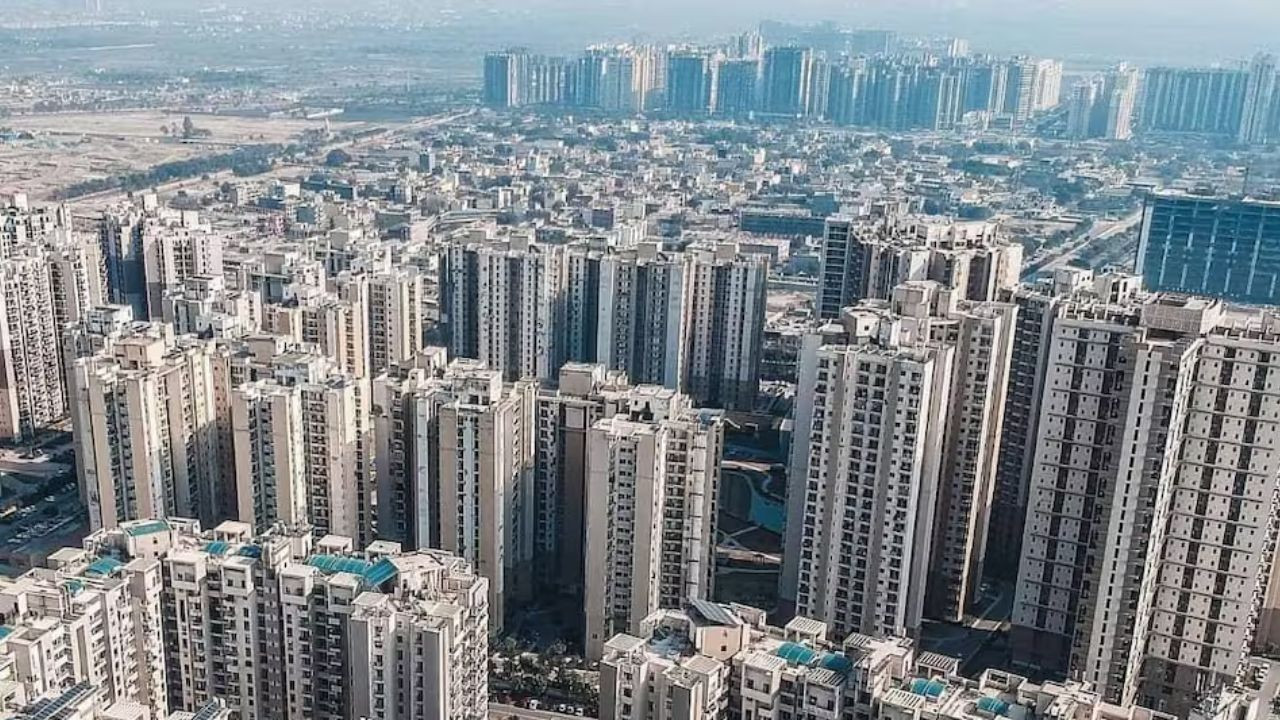 फिनफ्लुएंसर अक्षत श्रीवास्तव ने चेतावनी दी है कि नोएडा और गुड़गांव में...