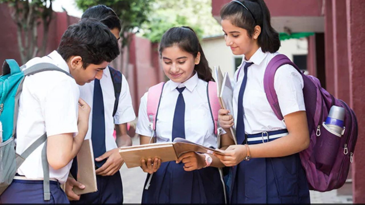 केंद्र सरकार ने शिक्षा से जुड़ी स्टेशनरी वस्तुओं को बच्चों के लिए पूरी तरह...
