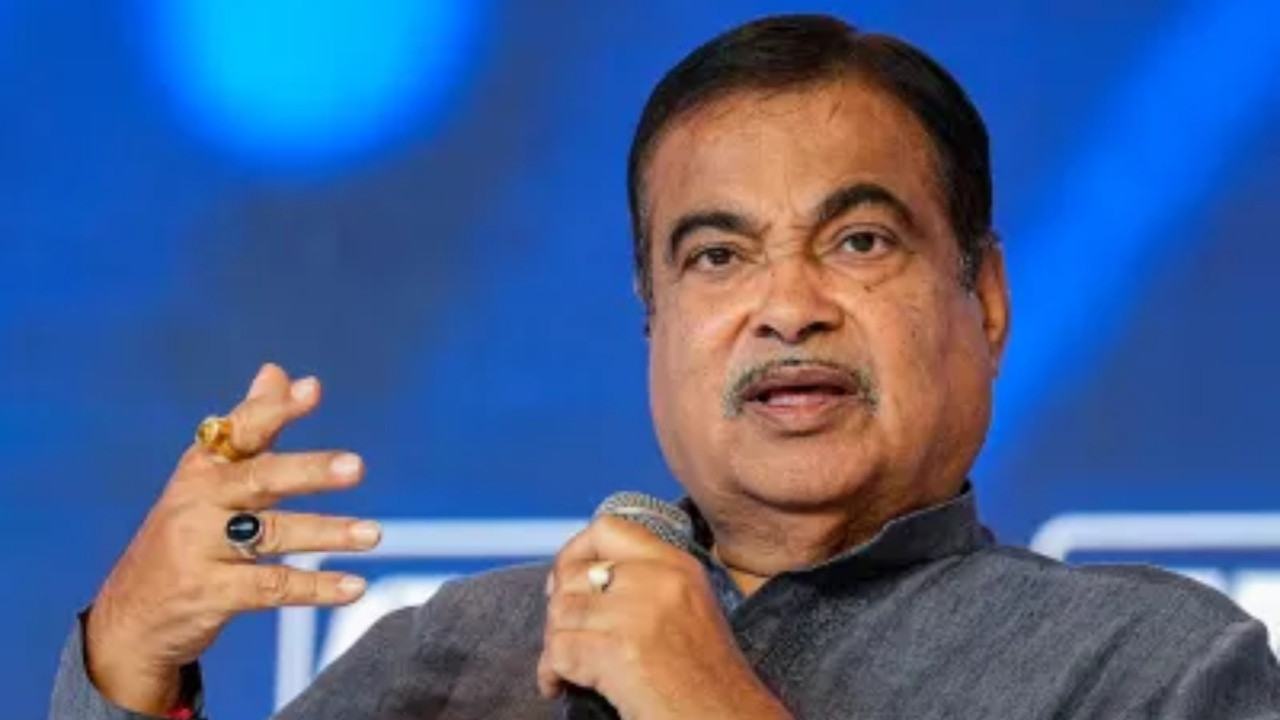 नागपुर में एक कार्यक्रम में गडकरी ने कहा कि मेरा दिमाग 200 करोड़ रुपये प्रति...