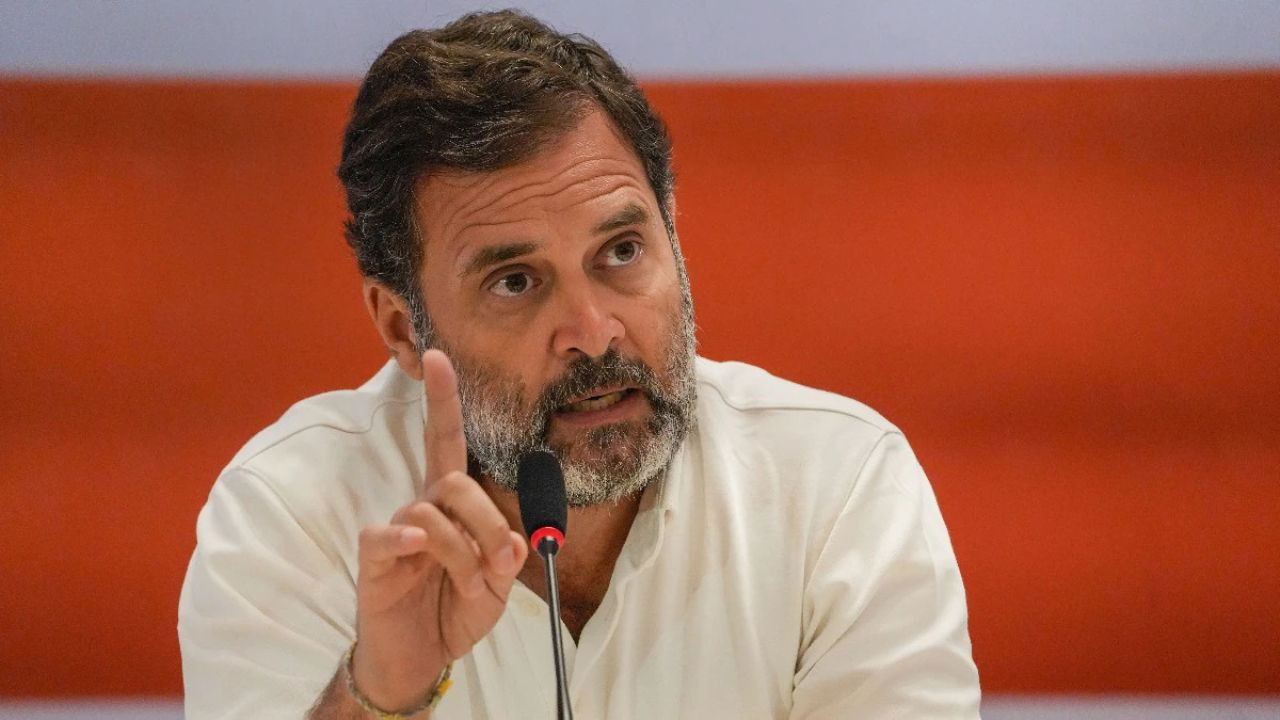 कांग्रेस सांसद और लोकसभा में विपक्ष के नेता राहुल गांधी ने बेरोजगारी और...