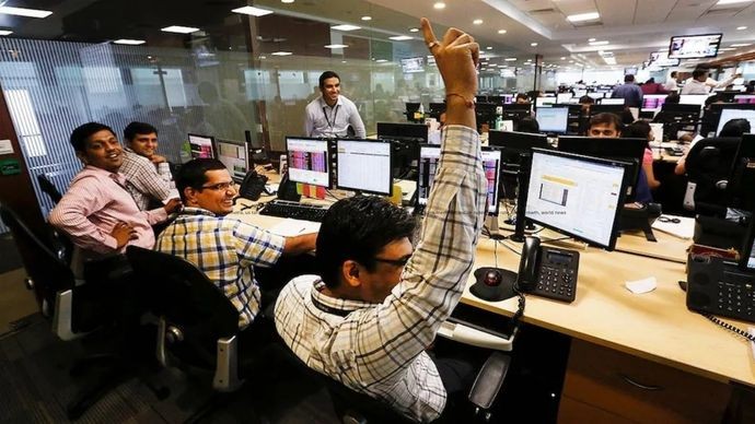 संवत 2082 में इन 15 स्टॉक्स में आ सकती है 50% तक की रैली - लिस्ट में BDL, Zensar Tech, M&M सहित ये शेयर शामिल
