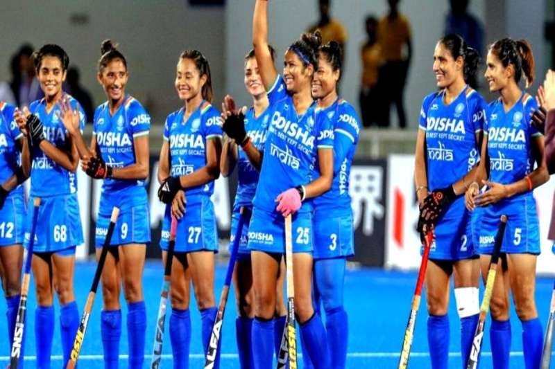 सांप ने किया अचानक एंट्री, खिलाड़ियों का रिएक्शन बन गया वायरल