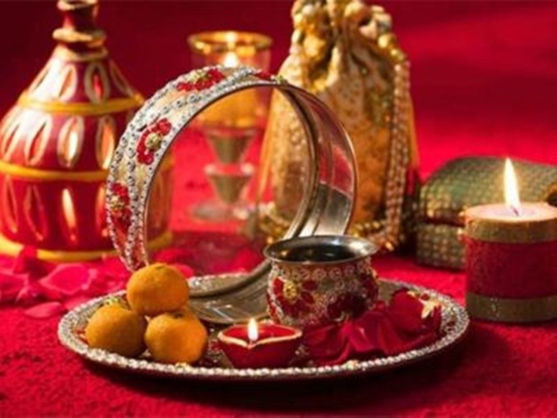 करवा चौथ के दिन घर पर यहां जलाएं दीये, वास्तु दोष से मिलेगी मुक्ति, शादीशुदा जीवन भी रहेगा सुखी
