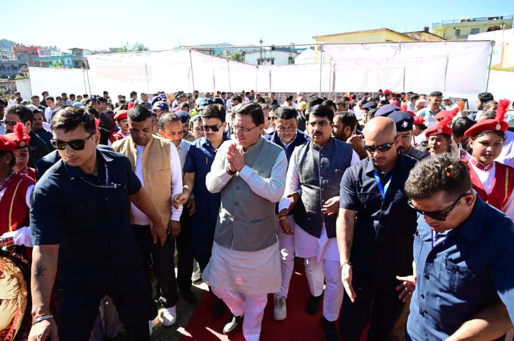 सीएम धामी ने किया चम्पावत विधानसभा क्षेत्र में सड़क मार्ग से व्यापक दौरा — ग्रामीणों से किया सीधा संवाद