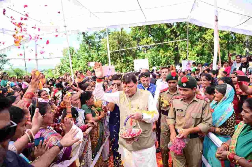 CM धामी ने टनकपुर में की ‘ मुख्यमंत्री शसक्त बहना उत्सव’ में शिरकत, कहा- महिलाओं की भागीदारी से होगा विकसित उत्तराखंड का सपना साकार