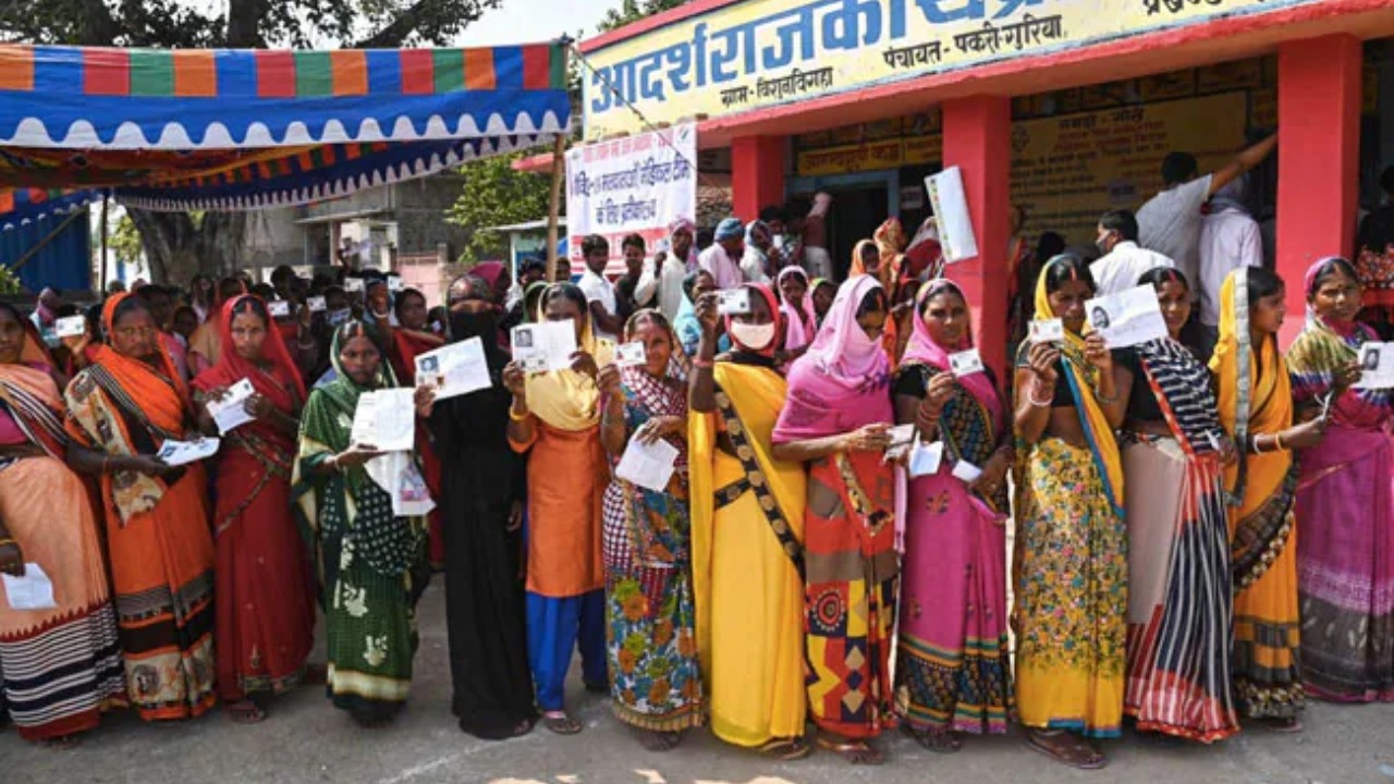Bihar Chunav First Phase Polling: बिहार विधानसभा चुनाव 2025 के पहले चरण में 121 सीटों पर मुकाबला...