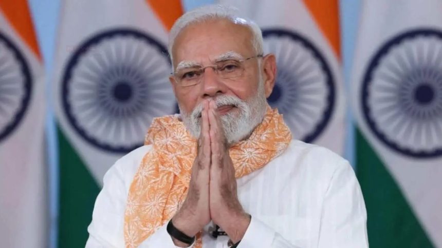 Diwali 2025: आज पूरा देश प्रकाश का पर्व दिवाली मना रहा है. इस खास मौके पर...