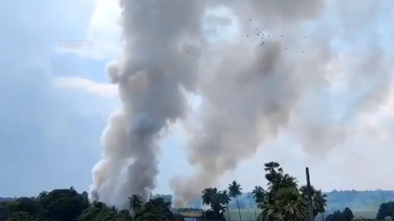 fire at cracker factory: आंध्र प्रदेश के रायवरम इलाके में बुधवार को एक पटाखा फैक्ट्री में...