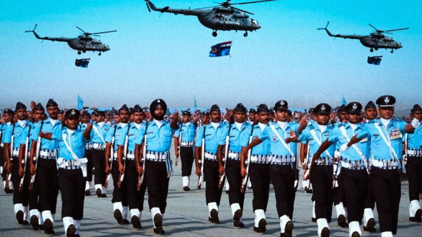 Indian Air Force Day 2025: 8 अक्टूबर 1932 को वायुसेना की नींव रखी गई थी. आजादी से पहले इसे रॉयल...