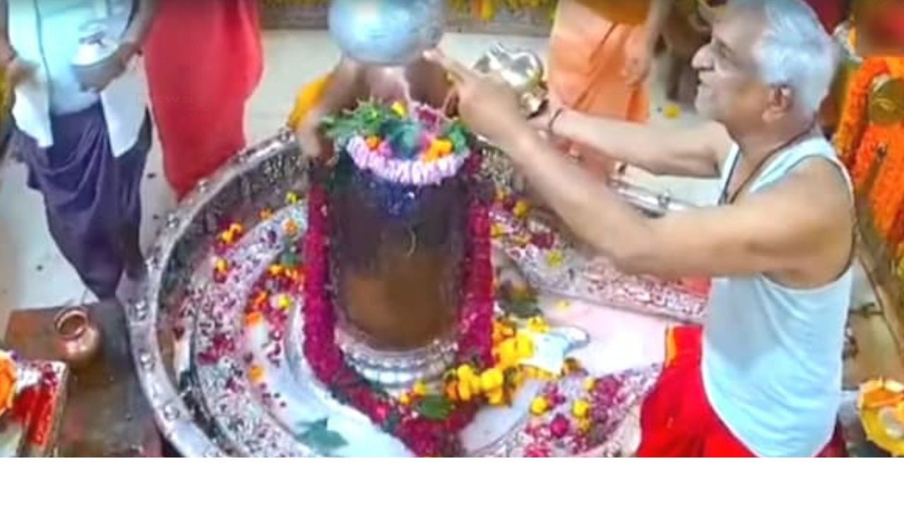 Fight in Mahakal Temple: मंदिर प्रबंध समिति ने इस विवाद को गंभीरता से लिया है. मंदिर...