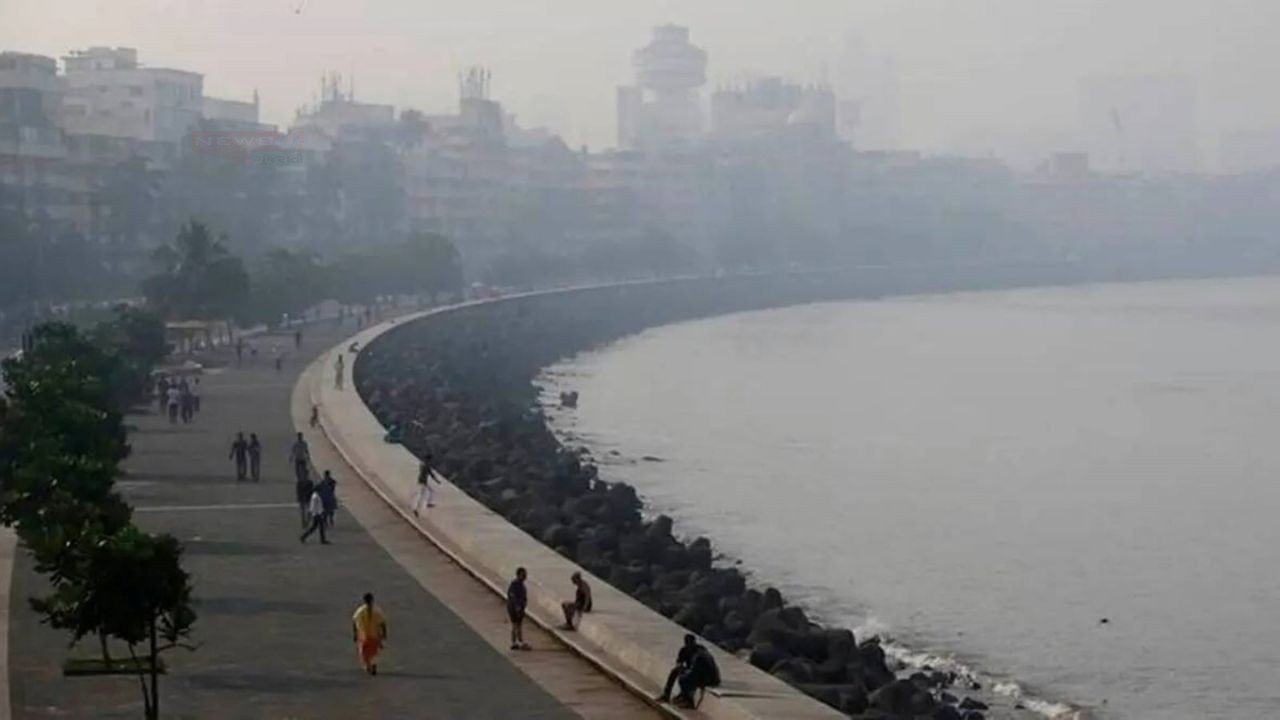 Weather Update: महाराष्ट्र में लगातार हो रही बारिश की वजह से लोगों की परेशानी बढ़ गई...