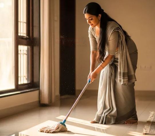 पोछा लगाने के भी होते हैं नियम? इन 2 दिन छूने की भी न करें भूल, अक्सर महिलाएं कर बैठती हैं गलती