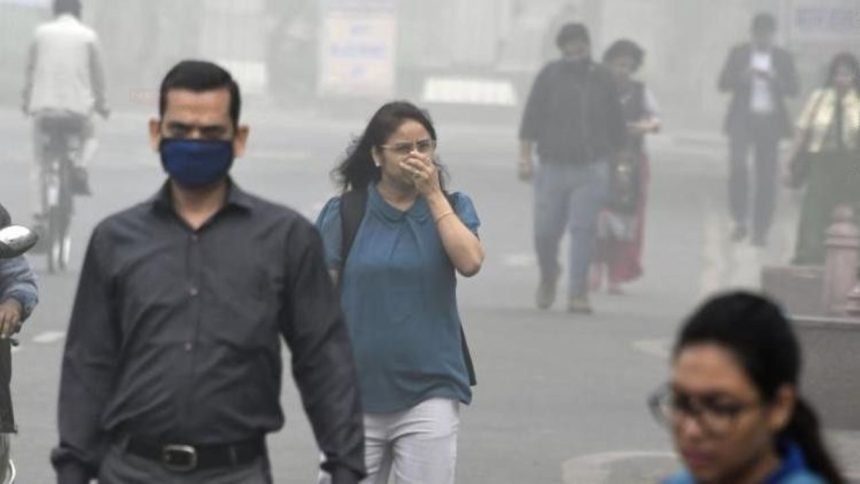 दिल्ली में इस सीजन की पहली ‘गंभीर’ वायु गुणवत्ता दर्ज की गई. AQI 400 के पार...