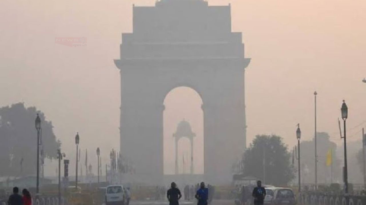 गुरुवार सुबह दिल्ली घने स्मॉग की चादर में ढकी रही, जिससे आसमान धुंधला और...