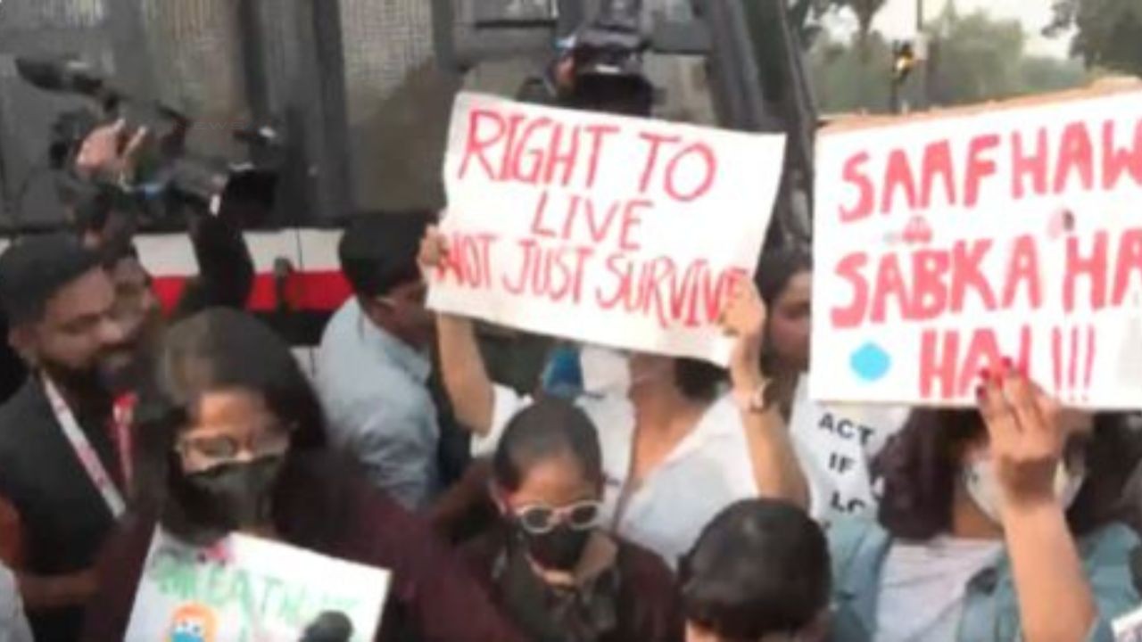 देश की राष्ट्रीय राजधानी दिल्ली में वायु प्रदुषण से हालात दिन-ब-दिन बिगड़ते...