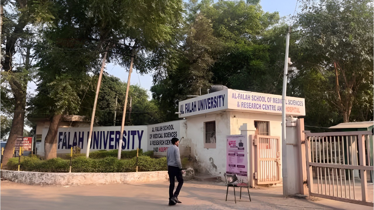 अल फलाह यूनिवर्सिटी के भविष्य का आज होगा फैसला, हरियाणा सरकार ने लगाया ताला तो सैकड़ों छात्रों का क्या होगा? | Haryana government will decide future of Al Falah University today Delhi Red Fort...