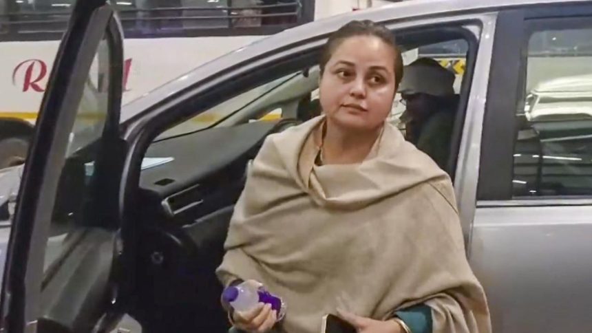 रोहिणी आचार्या ने राबड़ी आवास में कथित बदसलूकी के बाद सोशल मीडिया पर तीखी...