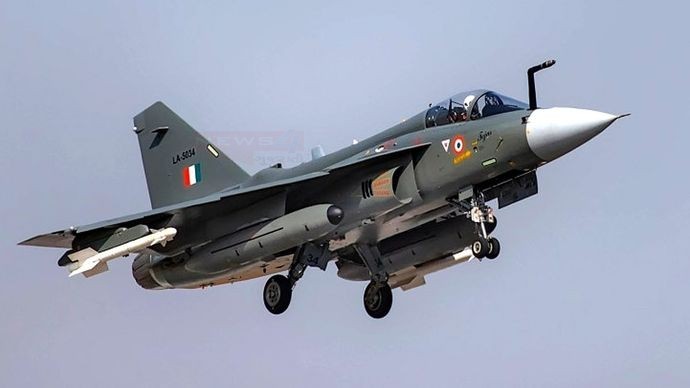 दुबई एयर शो में तेजस लड़ाकू विमान के क्रैश के बाद 9% गिरा HAL का शेयर! ब्रोकरेज ने दिया फ्रेश व्यू और टारगेट