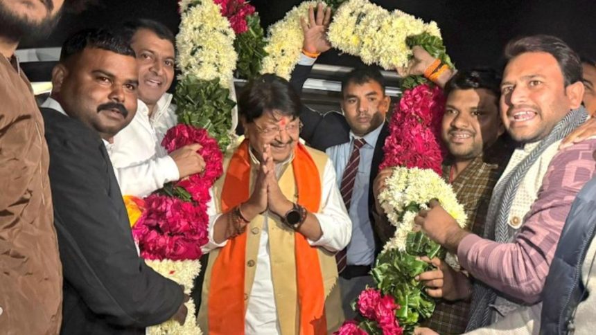 'ताज महल पहले मंदिर था...', मध्य प्रदेश के मंत्री कैलाश विजयवर्गीय के बयान पर विवाद; बिहार के लोगों पर भी की थी ये टिप्पणी | Minister Kailash Vijayvargiya controversy on remarks on Taj...