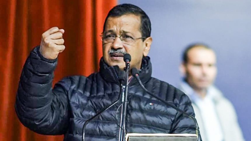 जनता की जान की भी कोई परवाह नहीं है, कितनी जानें लेकर होश में आएगी दिल्ली सरकार?- केजरीवाल | BJP has destroyed Delhi in just one year aap arvind...