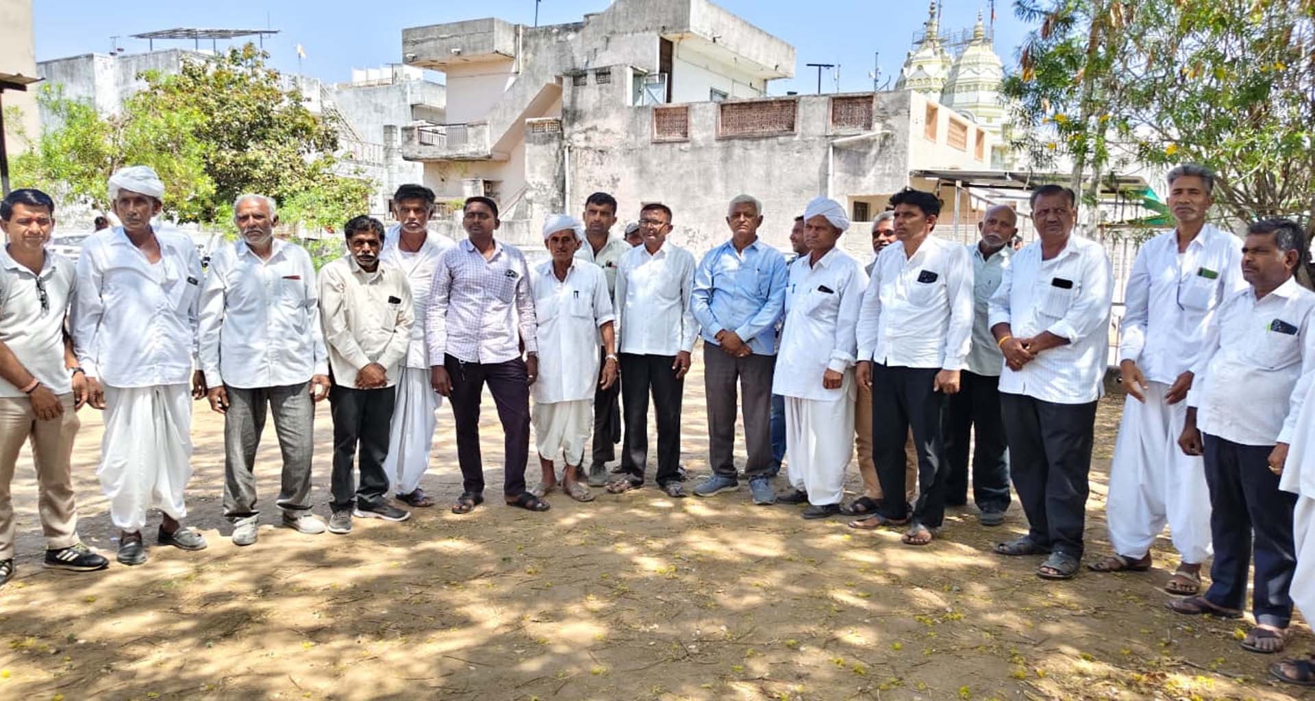 ખેડૂતોનો હુંકાર : બનાસકાંઠાના ધરતીપુત્રોમાં ભારે રોષ, પડતર માંગણીઓ મુદ્દે PMને આવેદન...