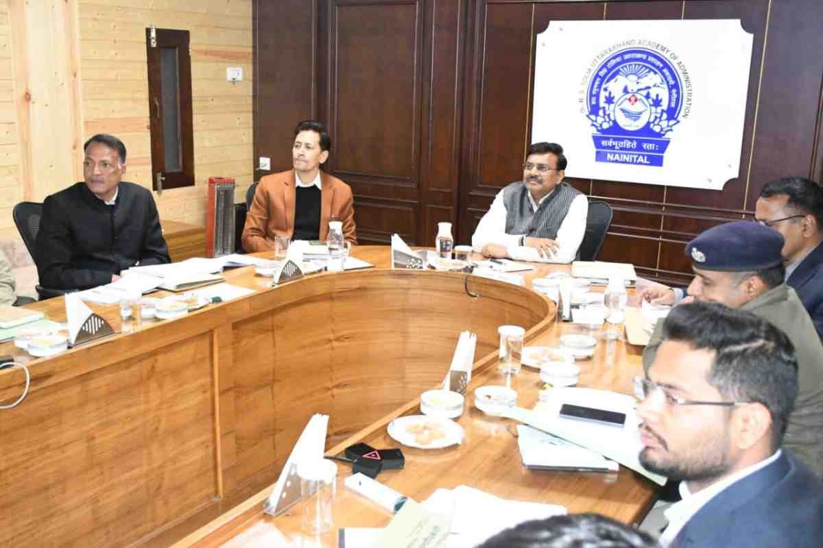 कुंभ-2027 की तैयारियां तेज, मुख्य सचिव आनंद बर्द्धन ने दिए सख्त निर्देश; 191.30 करोड़ के 33 कार्यों की समीक्षा