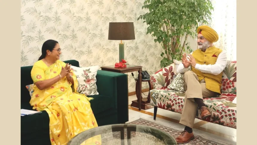 CM રેખા ગુપ્તા LG તરનજીત સિંહ સંધુને મળ્યા, ઉનાળાની તૈયારીઓની સમીક્ષા...