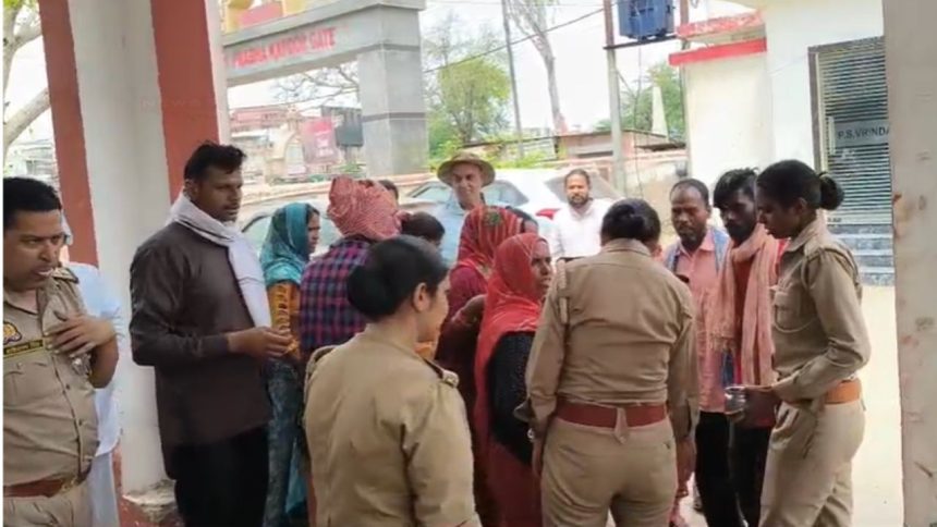 वृन्दावन थाने में पुलिस की तानाशाही का आरोप, 7 युवकों को 4 दिन से हिरासत में रखा; परिजनों से बदसलूकी | Vrindavan Police Station Allegations 7 Youths Detained for 4 Days Families...