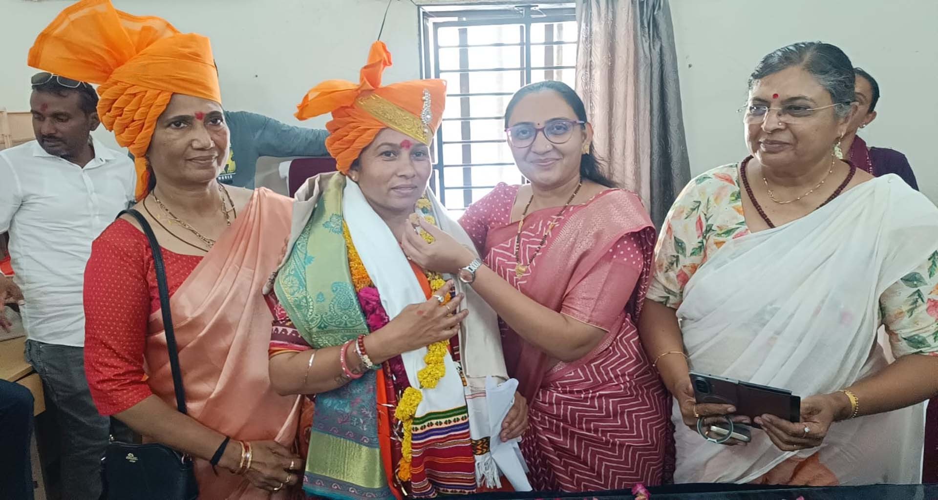 પાટણ નગરપાલિકા: પ્રમુખ, ઉપપ્રમુખ અને કારોબારી ચેરમેને શુભ મુહૂર્તમાં ચાર્જ...