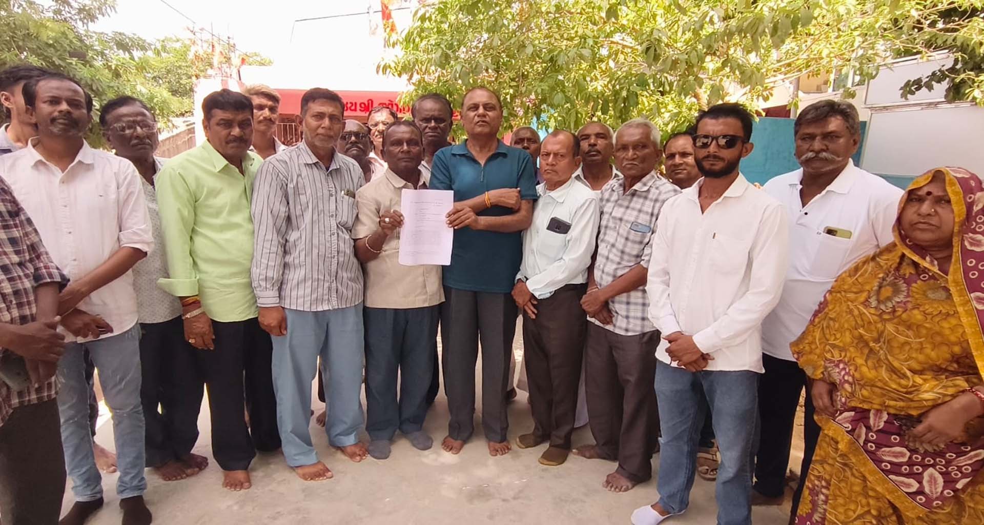 મહેસાણા વાલ્મીકિ નગર વિવાદ: અન્ય કોર્ટમાં કેસ ટ્રાન્સફરની માંગ સાથે રહીશોની ભૂખ હડતાલની...