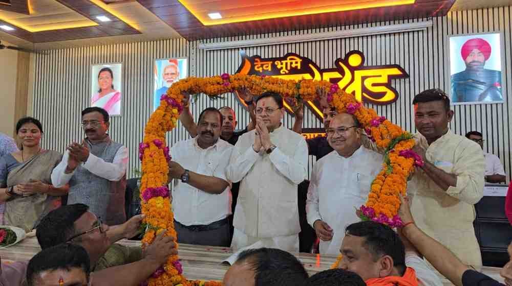 खटीमा में पंचायत प्रतिनिधियों से बोले सीएम धामी, गांव मजबूत होंगे तो विकसित बनेगा भारत