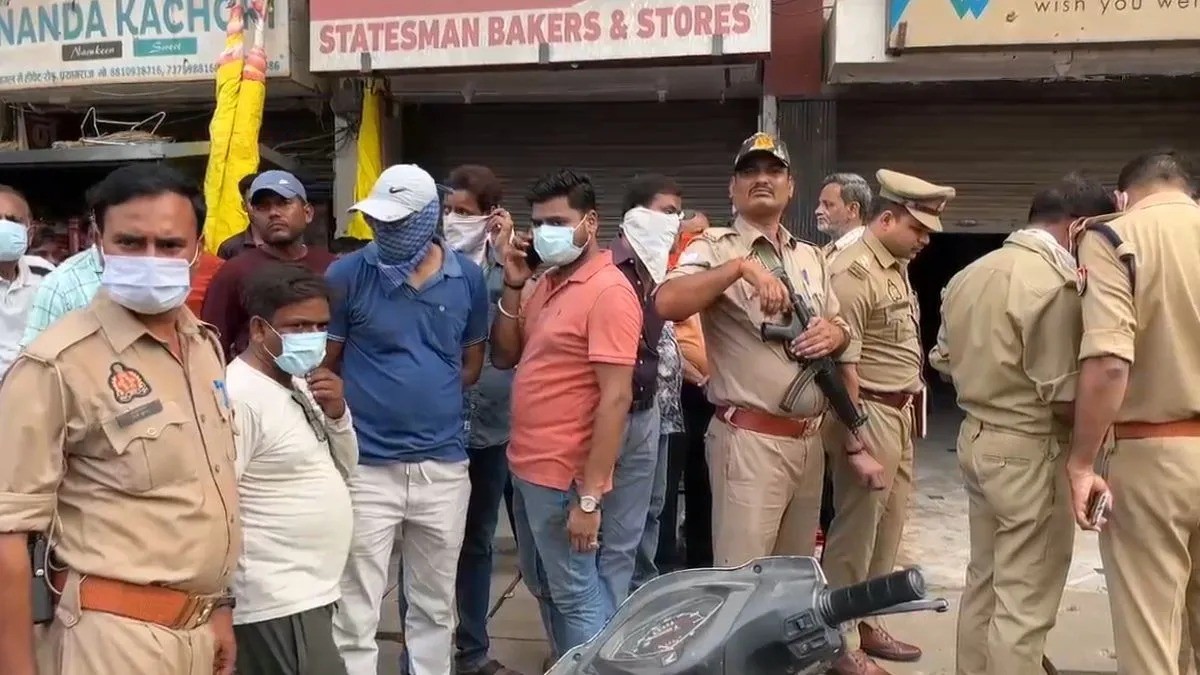 પ્રયાગરાજમાં બંધ રૂમમાંથી ચાર મૃતદેહ મળી...