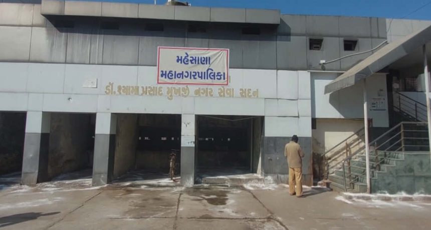 મહેસાણામાં મનસ્વી વહીવટ: પાણીની ટાંકી પાસે મૃત પશુઓના નિકાલના નિર્ણયથી સ્થાનિકોમાં ભારે...