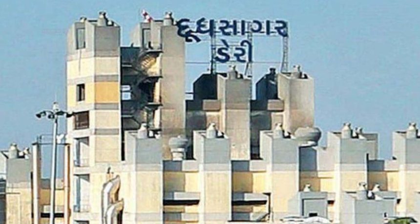 મહેસાણા દૂધ સાગર ડેરી દ્વારા 'સાગર દાણ'માં કમરતોડ ભાવવધારો, પશુપાલકોમાં ભારે રોષ...