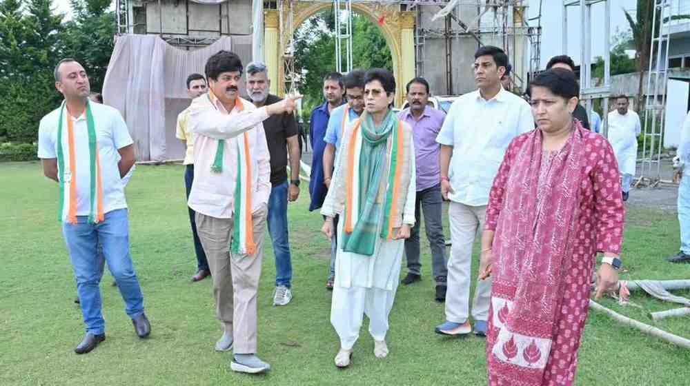 राहुल गांधी के दौरे से पहले उत्तराखंड पहुंचीं कुमारी शैलजा, तैयारियों का लिया जायजा